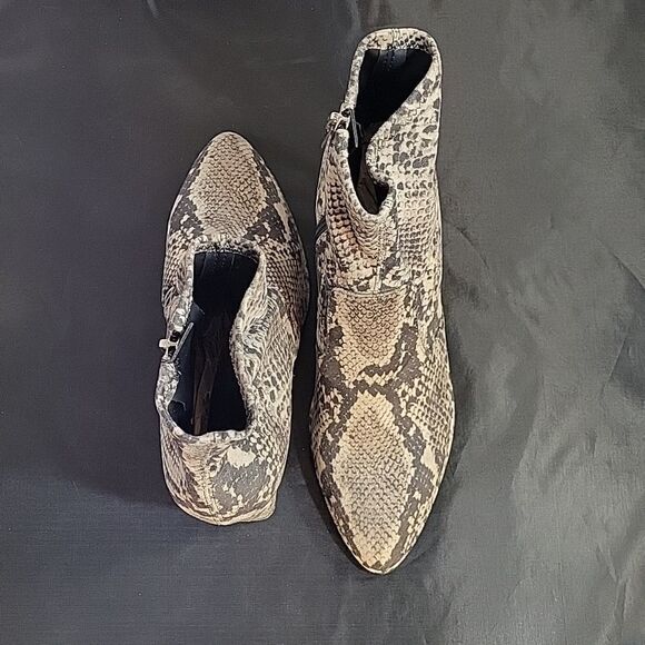 MARC FISHER POINTED TOE MFLEAVE SNAKE PRINT ZIP ANKLE BOOT - Picture 13 of 16